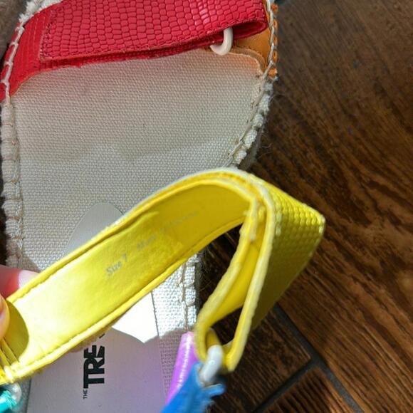 Dolce Vita x Trevor Myra Pride Sandal 7 - Picture 7 of 7